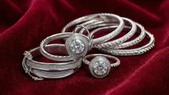 シルバーが新品のように輝く：ジュエリーを元の美しさに戻す簡単・時短メソッド