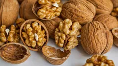 クルミの殻は捨てないで：家庭の悩みをいろいろ解決できます