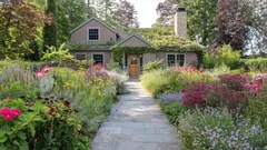 この花は体力と健康を奪う？花壇に植えてはいけない植物5選