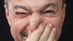 老いの匂い：なぜ発生するのか、そして実際にアパートから取り除く方法。