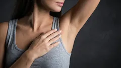 脇の下の汗の不快な臭い：原因と解消方法