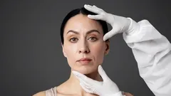 肌の老化を促進する食品。若々しく見えるためにそれらを控えること