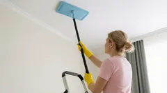 ストレッチ天井をムラなくきれいに洗うには？跡が残らない主婦の定番テクニック